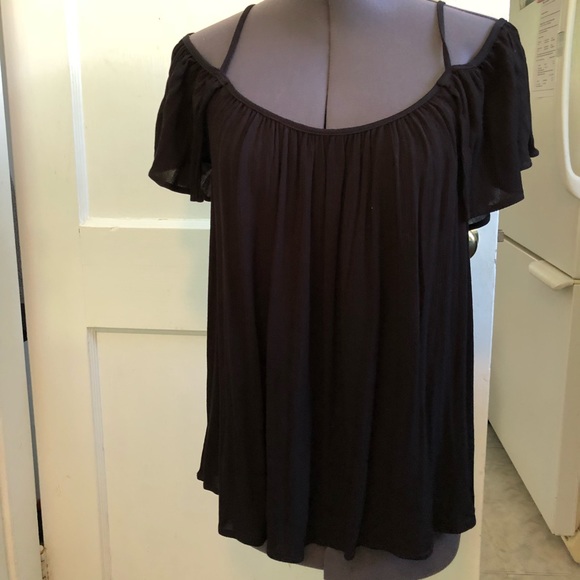 one clothing Tops - One clothing cold shoulder blouse